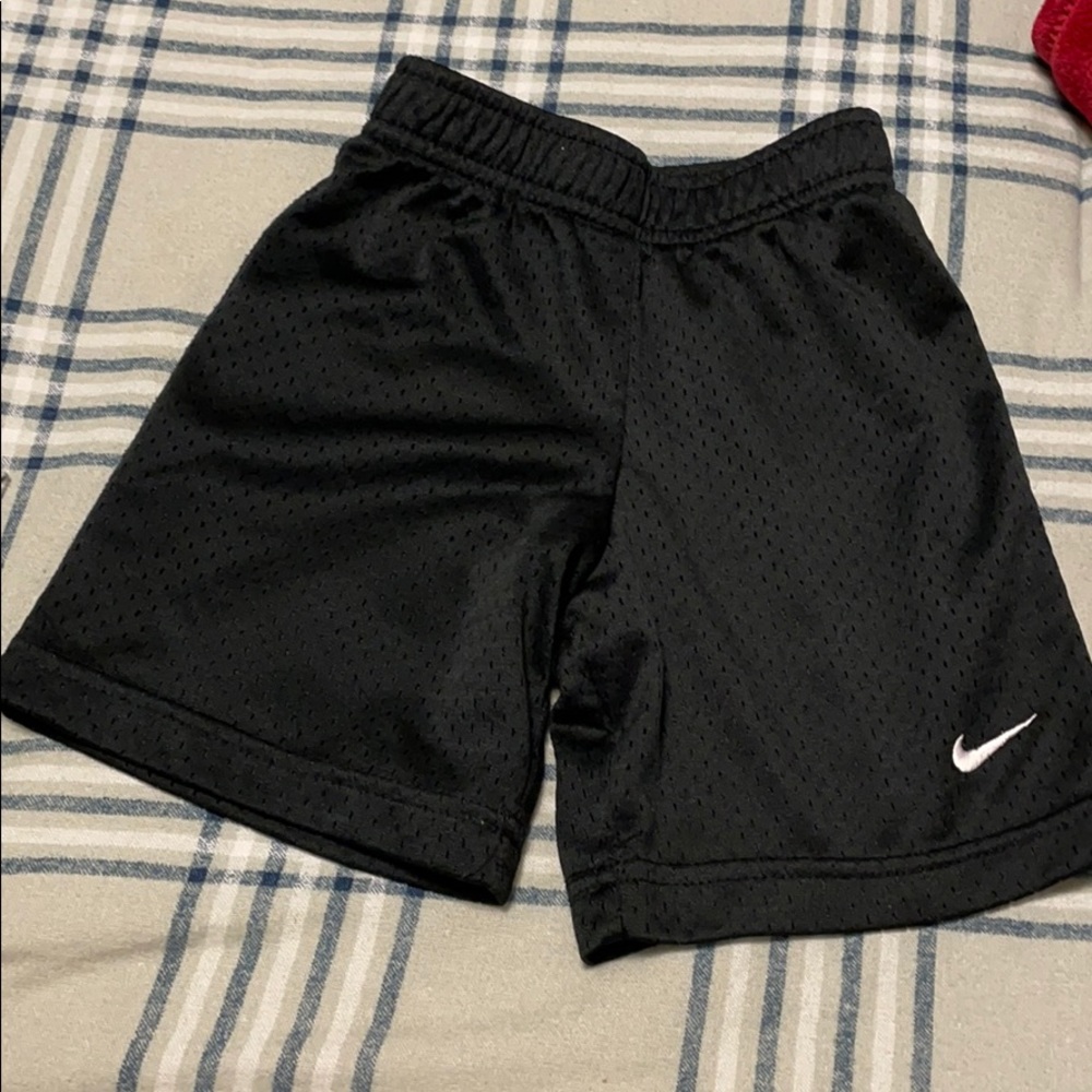 Toddler Boy Black Nike Basketball Shorts. 4T